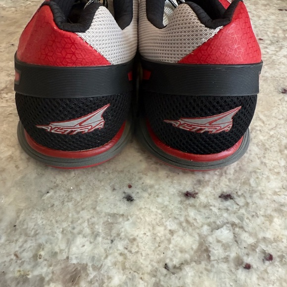 Altra Men's Red and gray instinct 3.5 innerfle size 12.5 - Picture 4 of 7